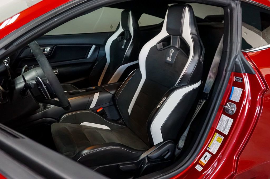 Used 2021 Ford Mustang Shelby GT500 w/ Carbon Fiber Track Pack RWD image 9