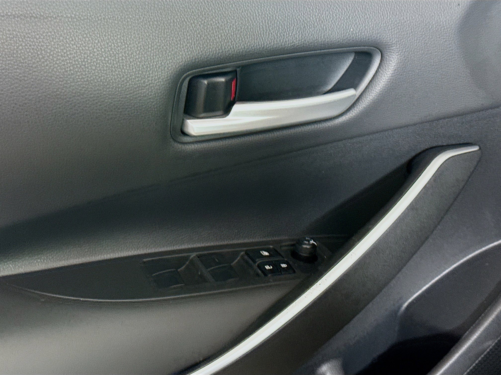 Used 2022 Toyota Corolla SE FWD image 23