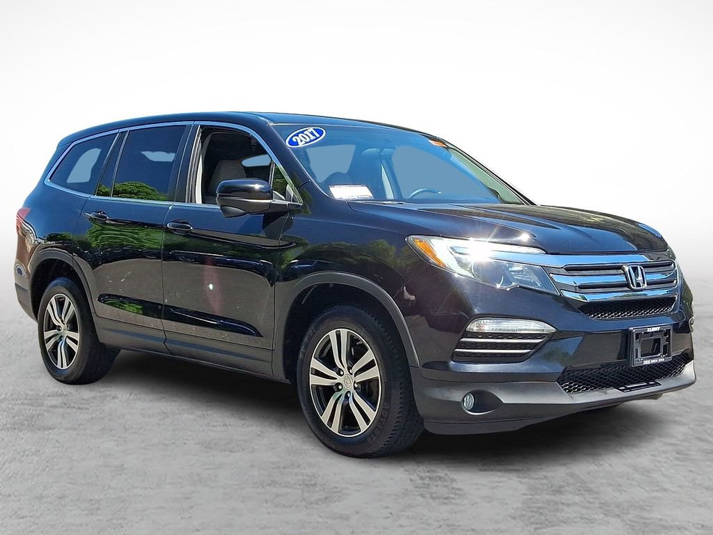 Used 2017 Honda Pilot EX image 3