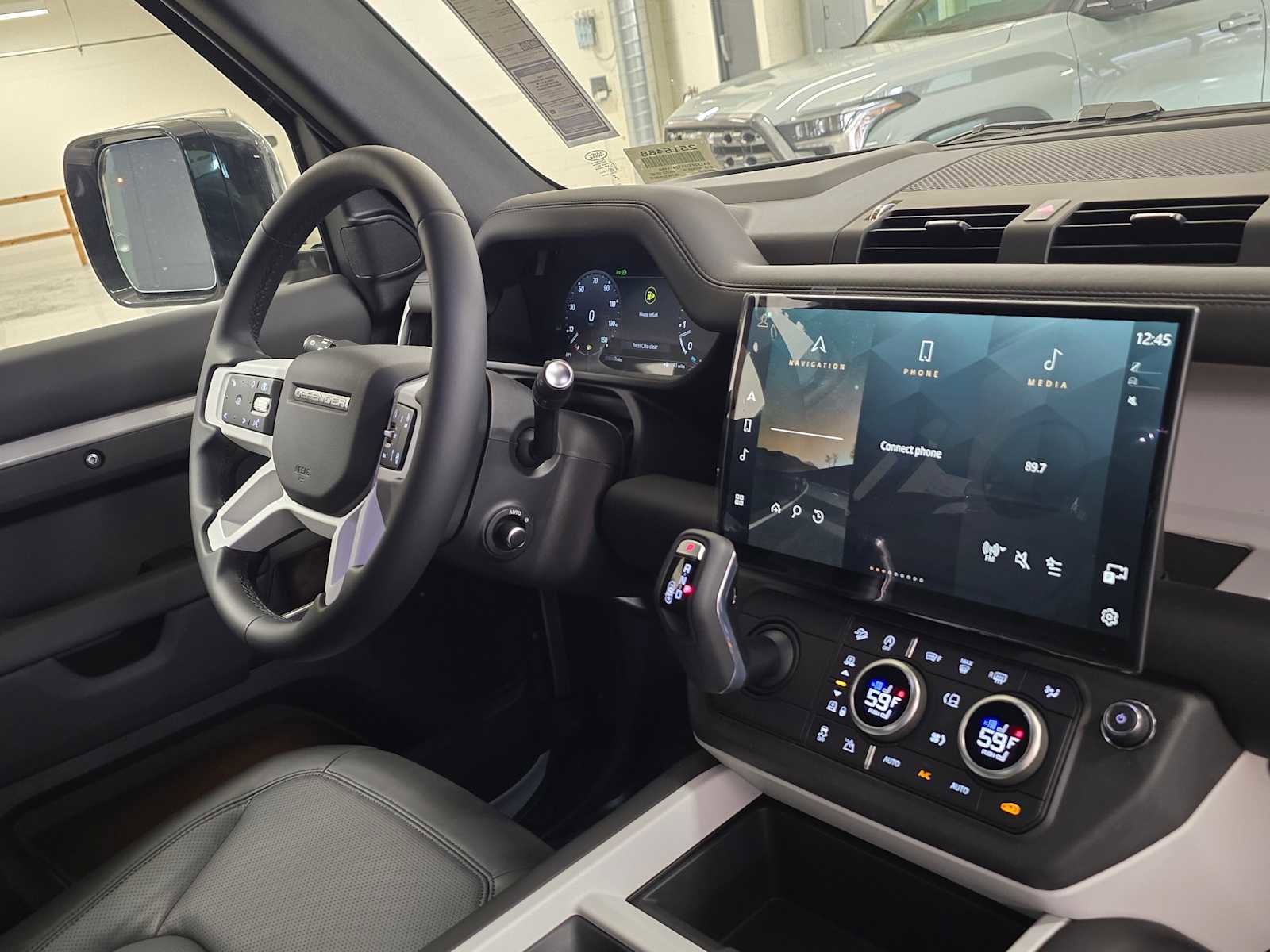 New 2026 Land Rover Defender 130 X-Dynamic SE image 10