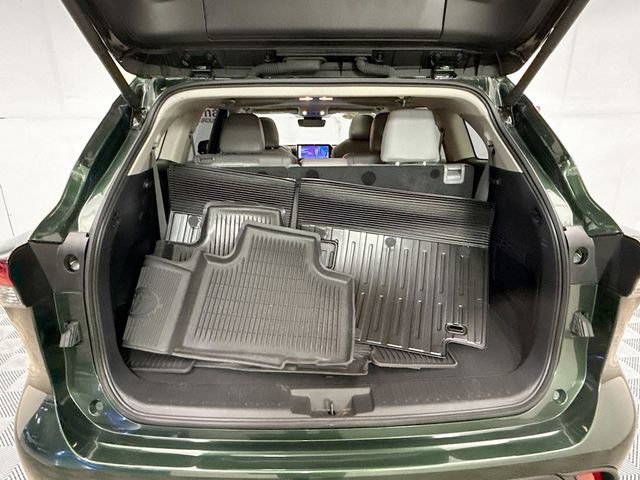 Used 2024 Toyota Highlander XLE image 27
