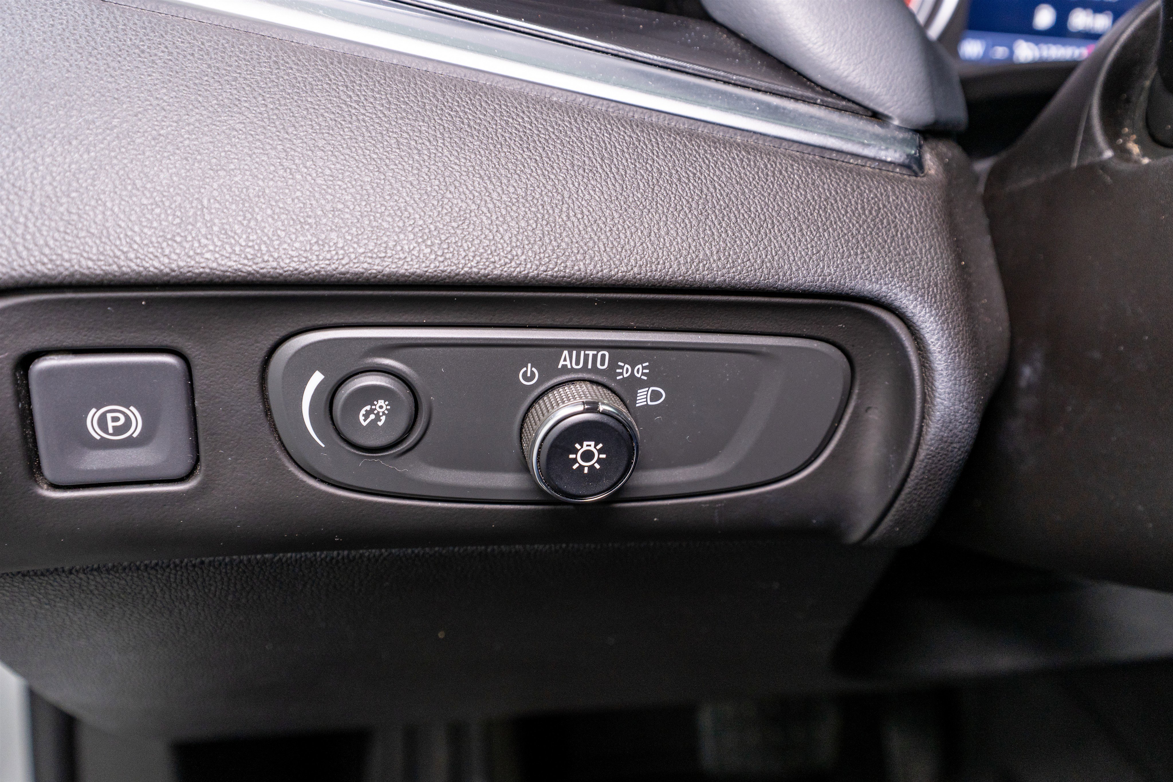 Used 2020 Buick Enclave Essence w/ Sound and Sites Package image 30