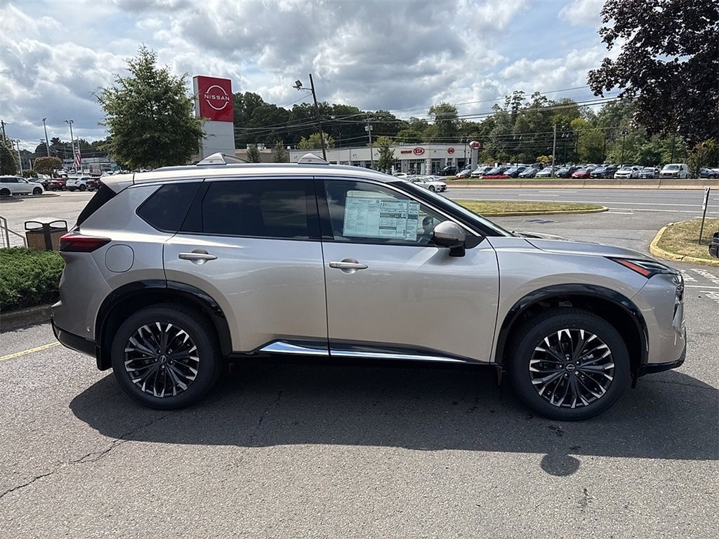 New 2026 Nissan Rogue Platinum image 3
