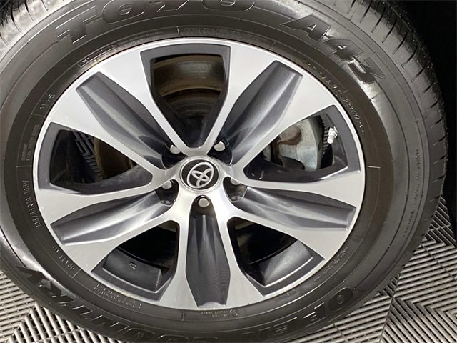 Used 2023 Toyota Highlander XLE image 32