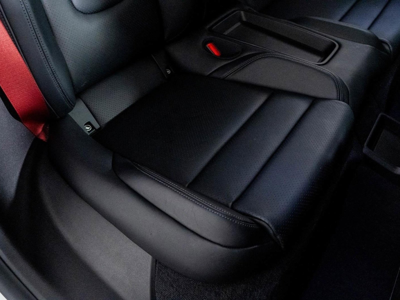 Used 2024 Porsche Taycan GTS w/ Premium Package (P6U) image 76