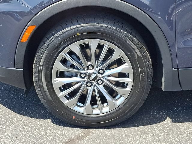 Used 2025 Cadillac XT4 Premium Luxury FWD image 8
