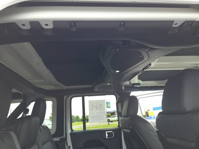 Used 2025 Jeep Wrangler Unlimited Sahara w/ Safety Group AWD/4WD image 46