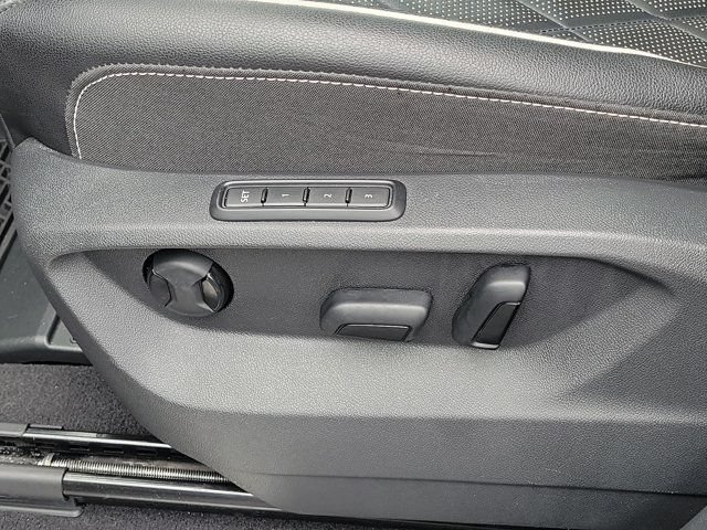 Certified 2024 Volkswagen Atlas SEL Premium R-Line AWD/4WD image 19