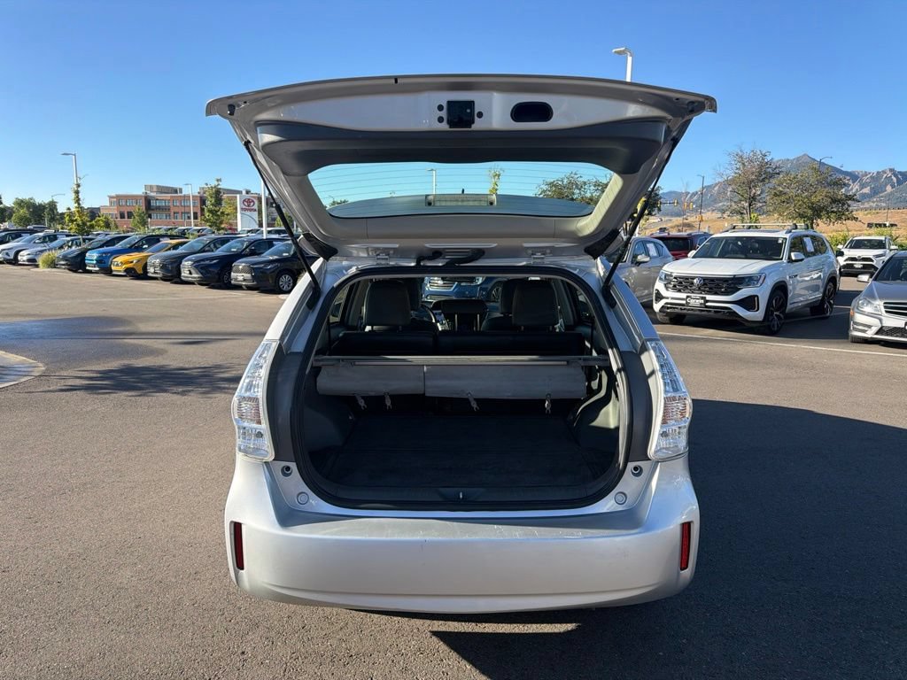 Used 2014 Toyota Prius V Five FWD image 17