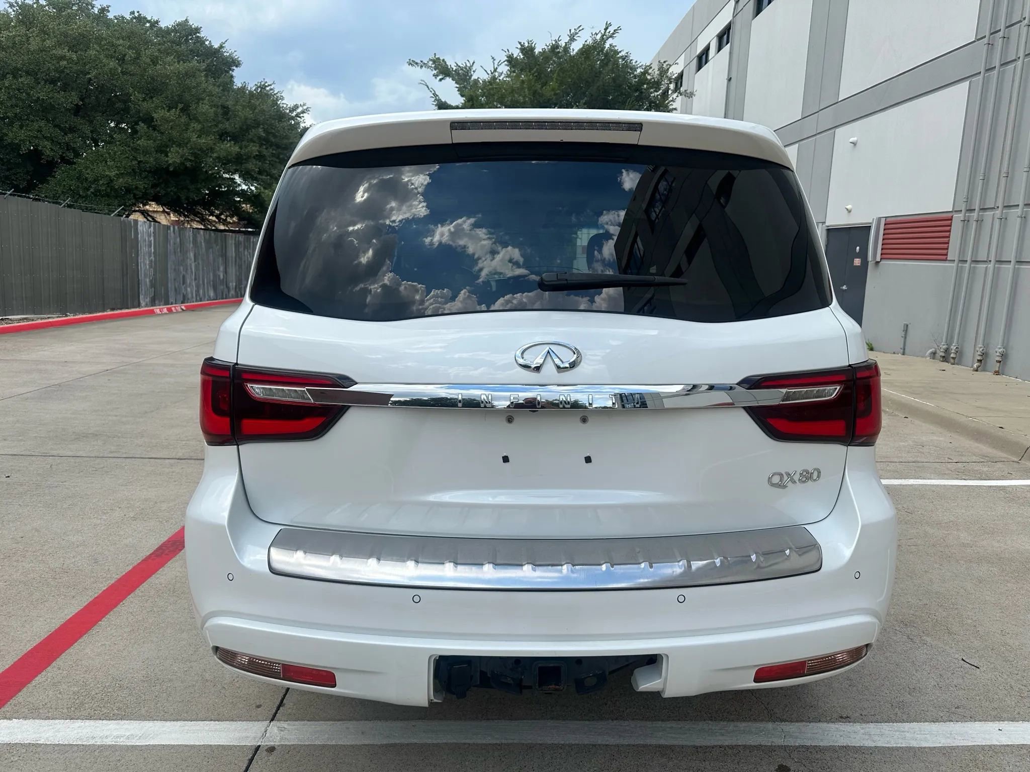 Used 2018 INFINITI QX80 2WD w/ Driver Assistance Package image 11