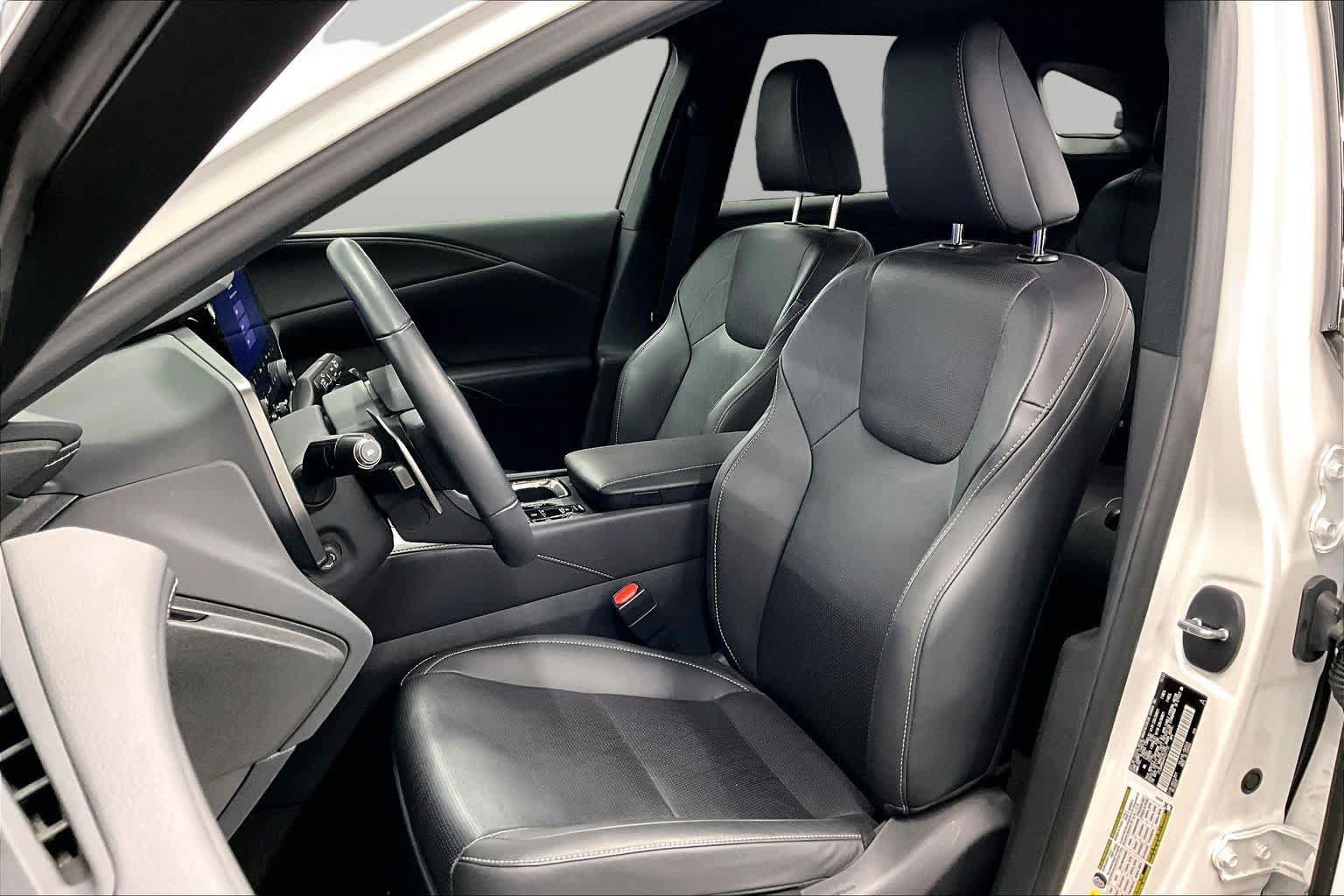 Used 2024 Lexus RX 350 Premium Plus w/ Cold Area Package FWD image 8