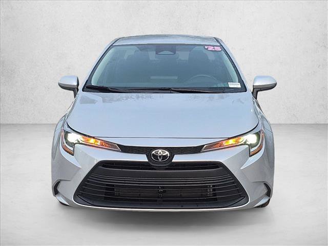 Used 2025 Toyota Corolla LE FWD image 2