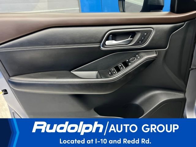 Used 2021 Nissan Rogue SL w/ Premium Package image 11