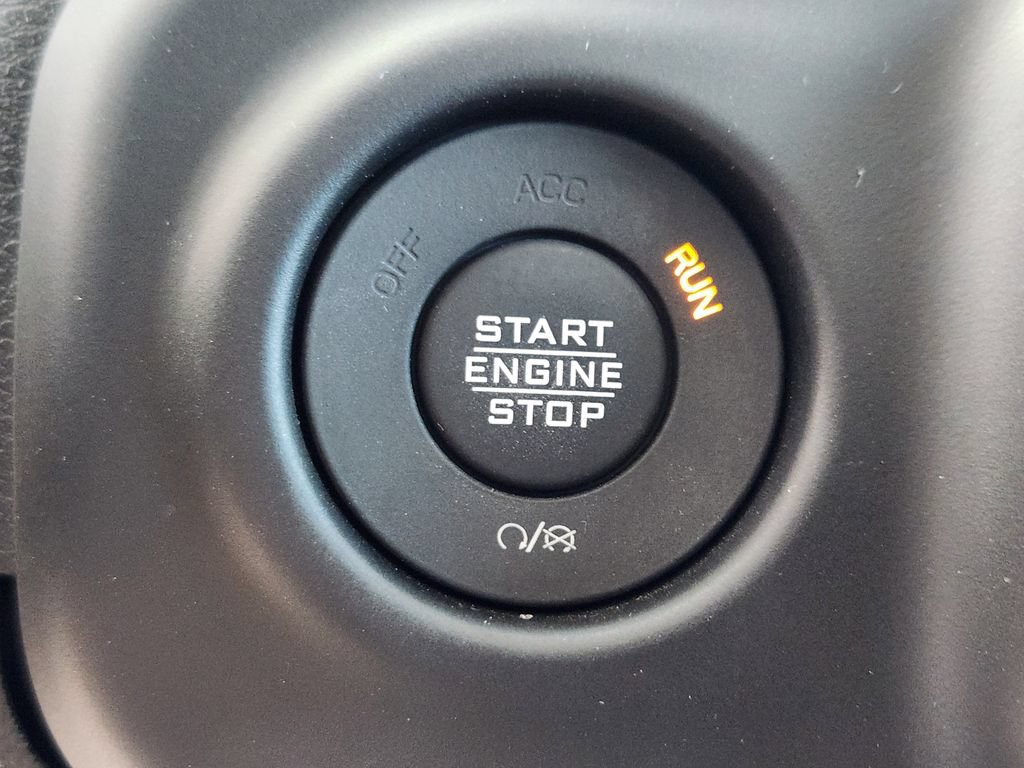 Used 2023 Jeep Gladiator Sport AWD/4WD image 12