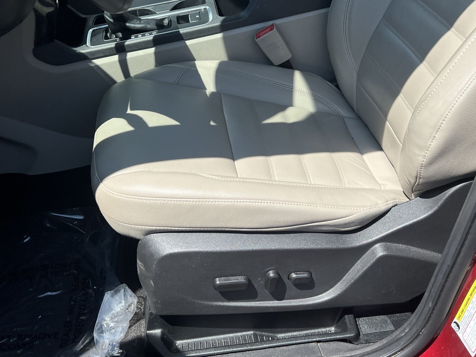 Used 2018 Ford Escape Titanium w/ Ford Safe & Smart Package AWD/4WD image 11