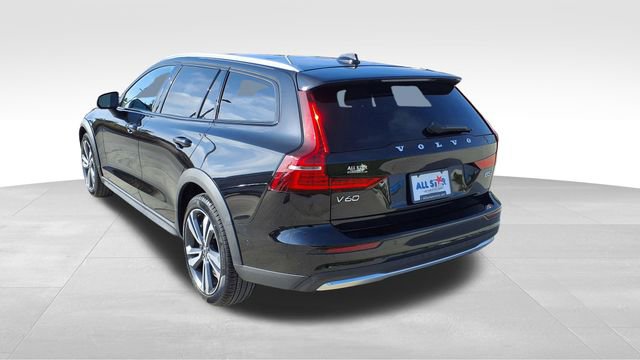 Certified 2025 Volvo V60 B5 Cross Country Plus image 6
