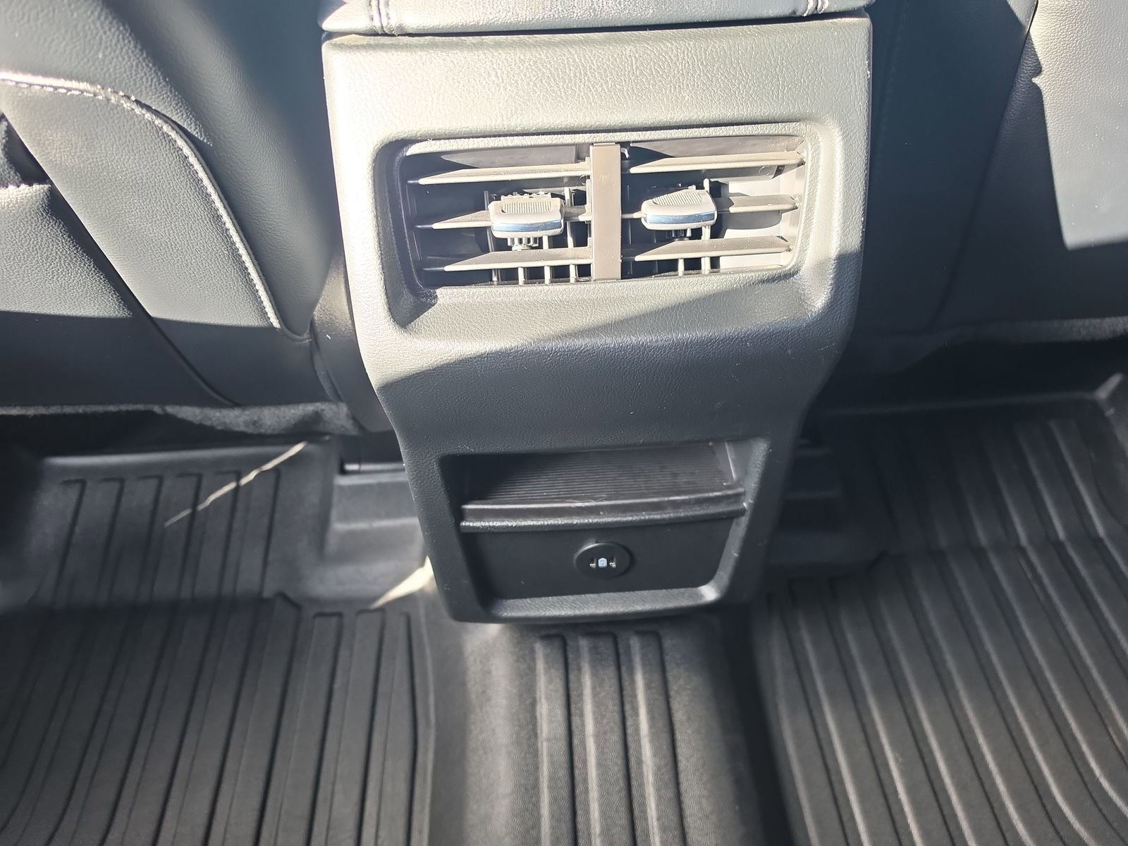 Used 2023 Ford Edge SEL AWD/4WD image 14