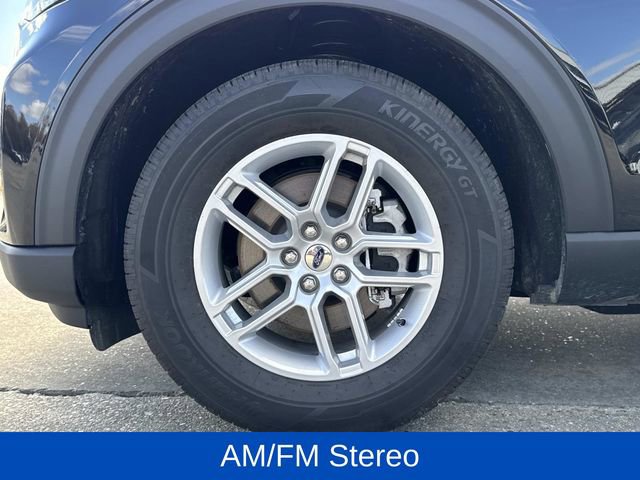 Used 2025 Ford Explorer Active w/ Active Comfort Package image 3