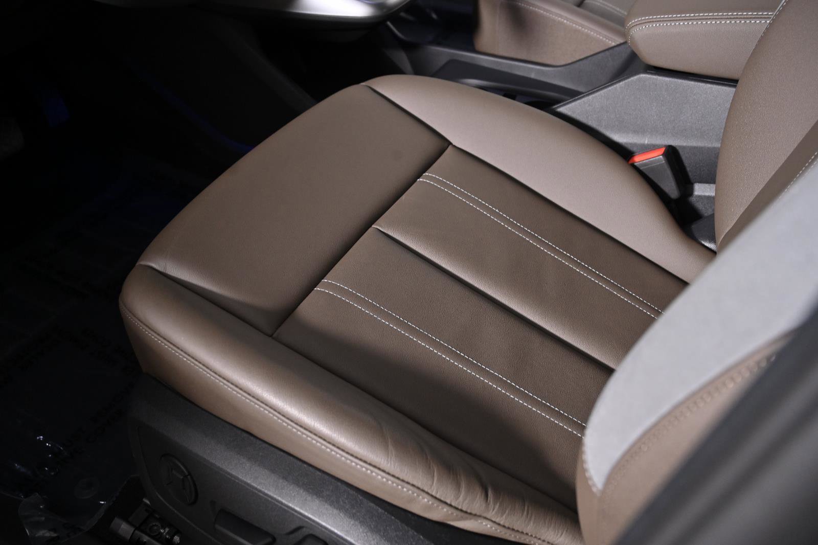 Used 2025 Audi Q4 e-tron Premium Plus w/ Premium Plus image 24