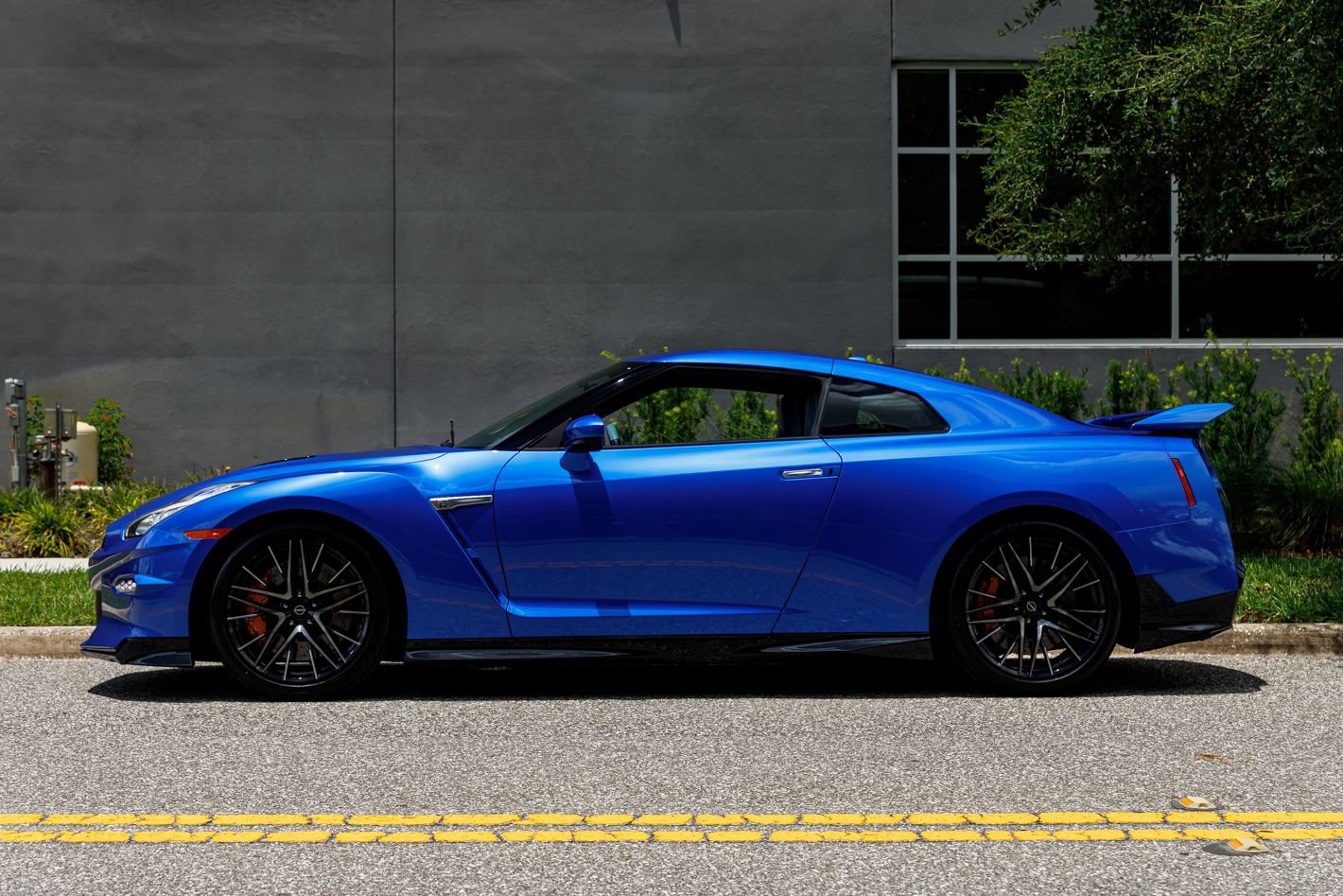 Used 2024 Nissan GT-R AWD/4WD image 24