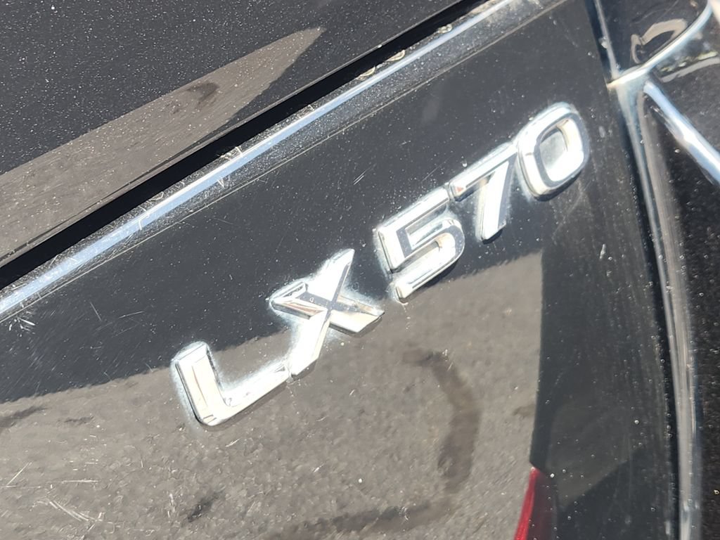 Used 2021 Lexus LX 570 4WD w/ Luxury Package image 12
