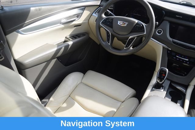 Used 2017 Cadillac XT5 Luxury w/ Driver Awareness Package FWD image 2