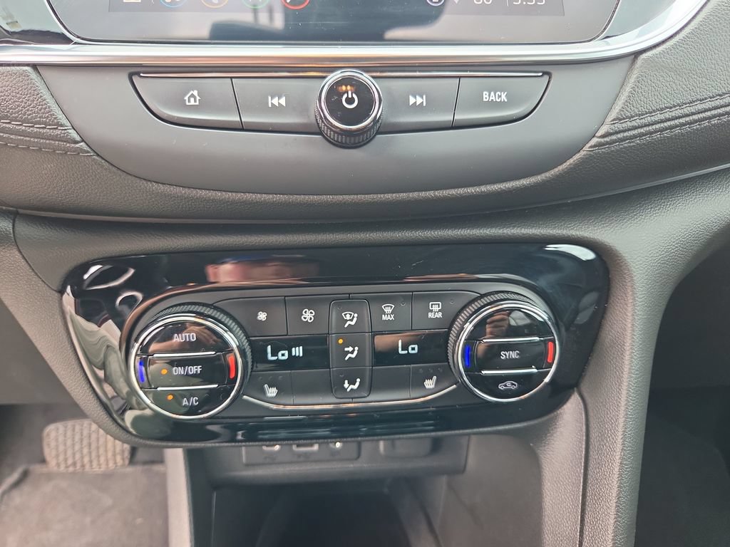 Used 2021 Buick Encore GX Select w/ Advanced Technology Package AWD/4WD image 38