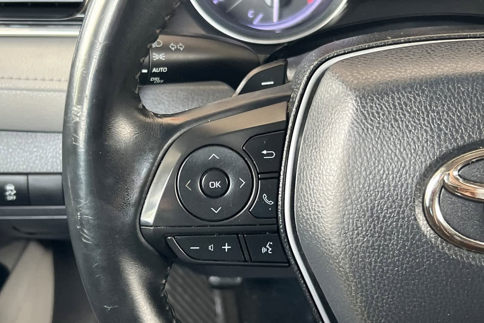 Used 2018 Toyota Camry SE FWD image 23