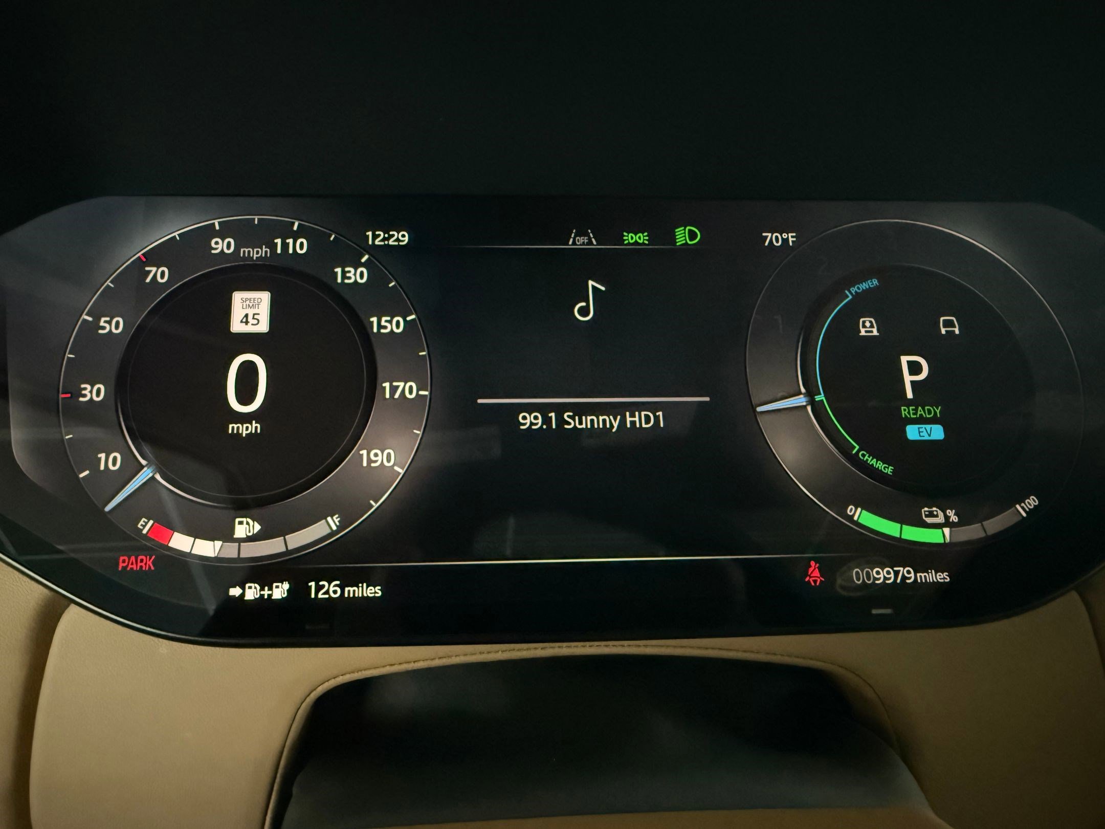 Used 2025 Land Rover Range Rover SE AWD/4WD image 18