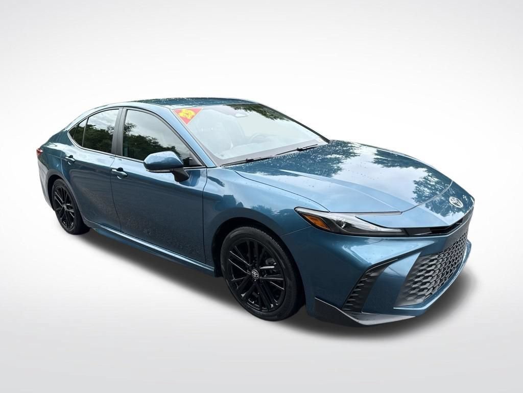 Used 2025 Toyota Camry Hybrid FWD image 3