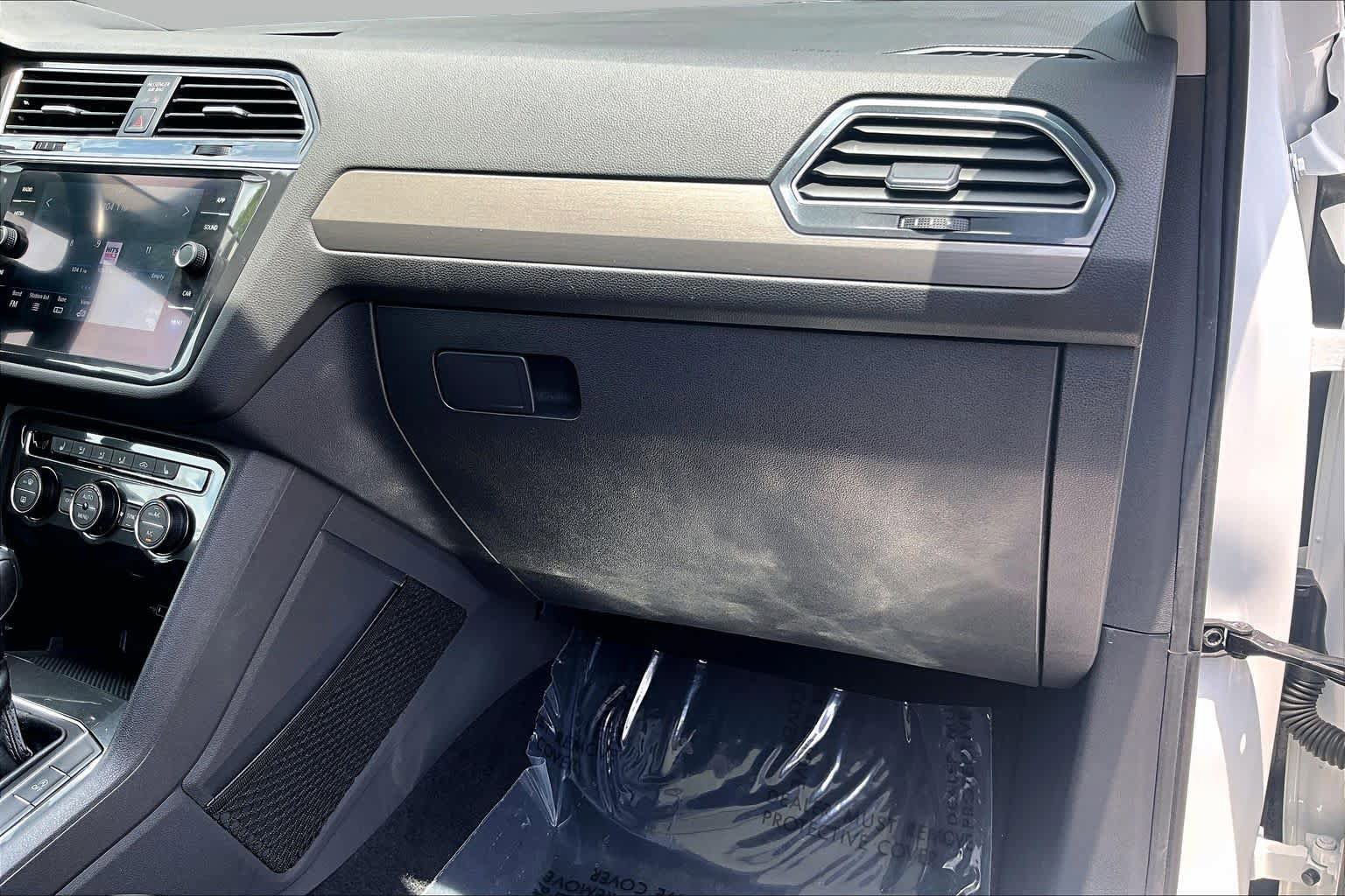 Used 2019 Volkswagen Tiguan SE w/ Panoramic Sunroof Package FWD image 19