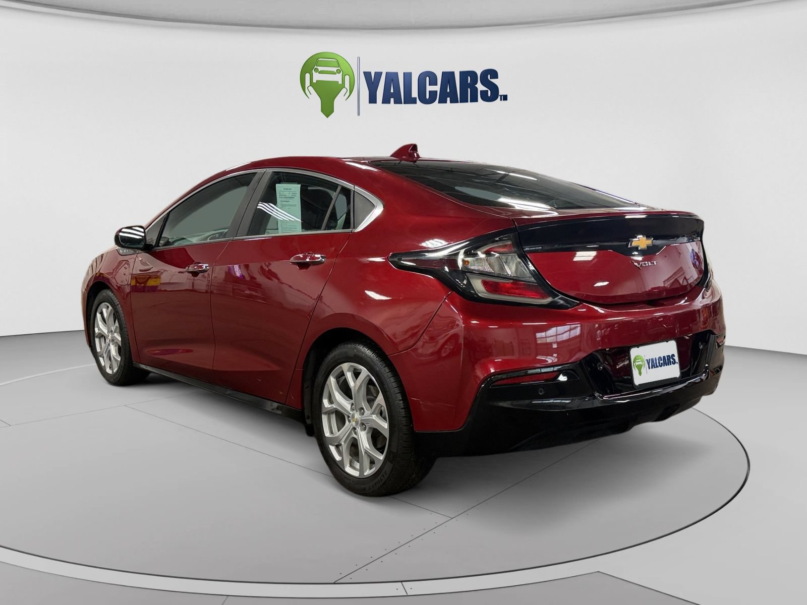 Used 2018 Chevrolet Volt Premier w/ Driver Confidence Package FWD image 3