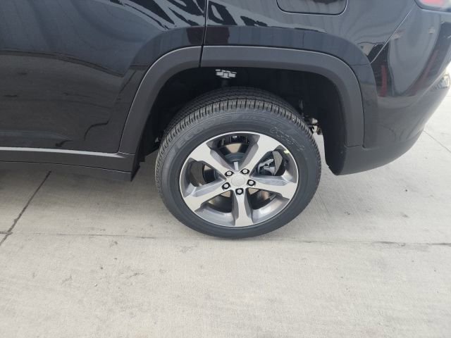 New 2025 Jeep Grand Cherokee Limited w/ Luxury Tech Group II image 29