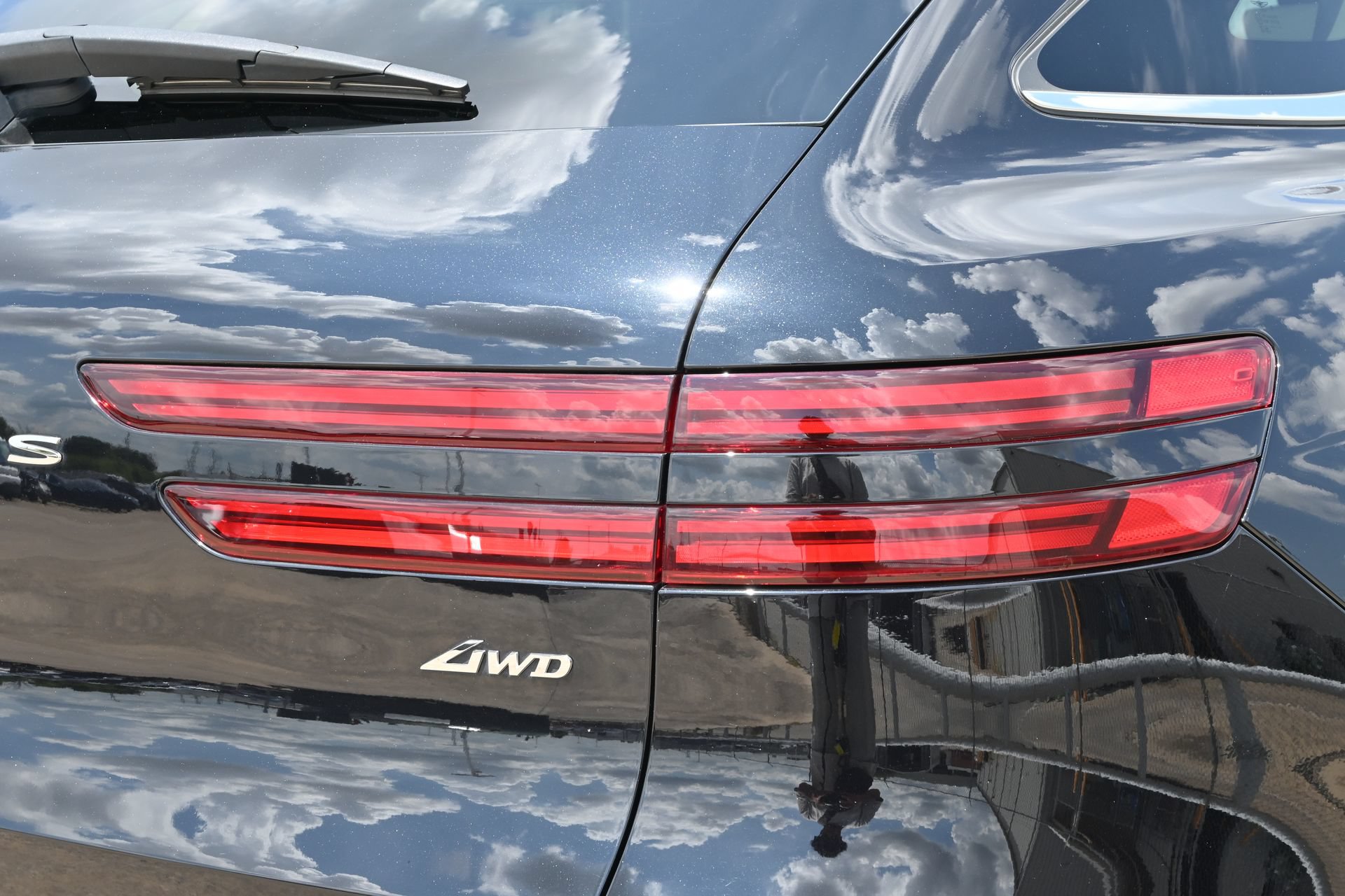 Used 2024 Genesis GV70 2.5T w/ Select Package AWD/4WD image 23