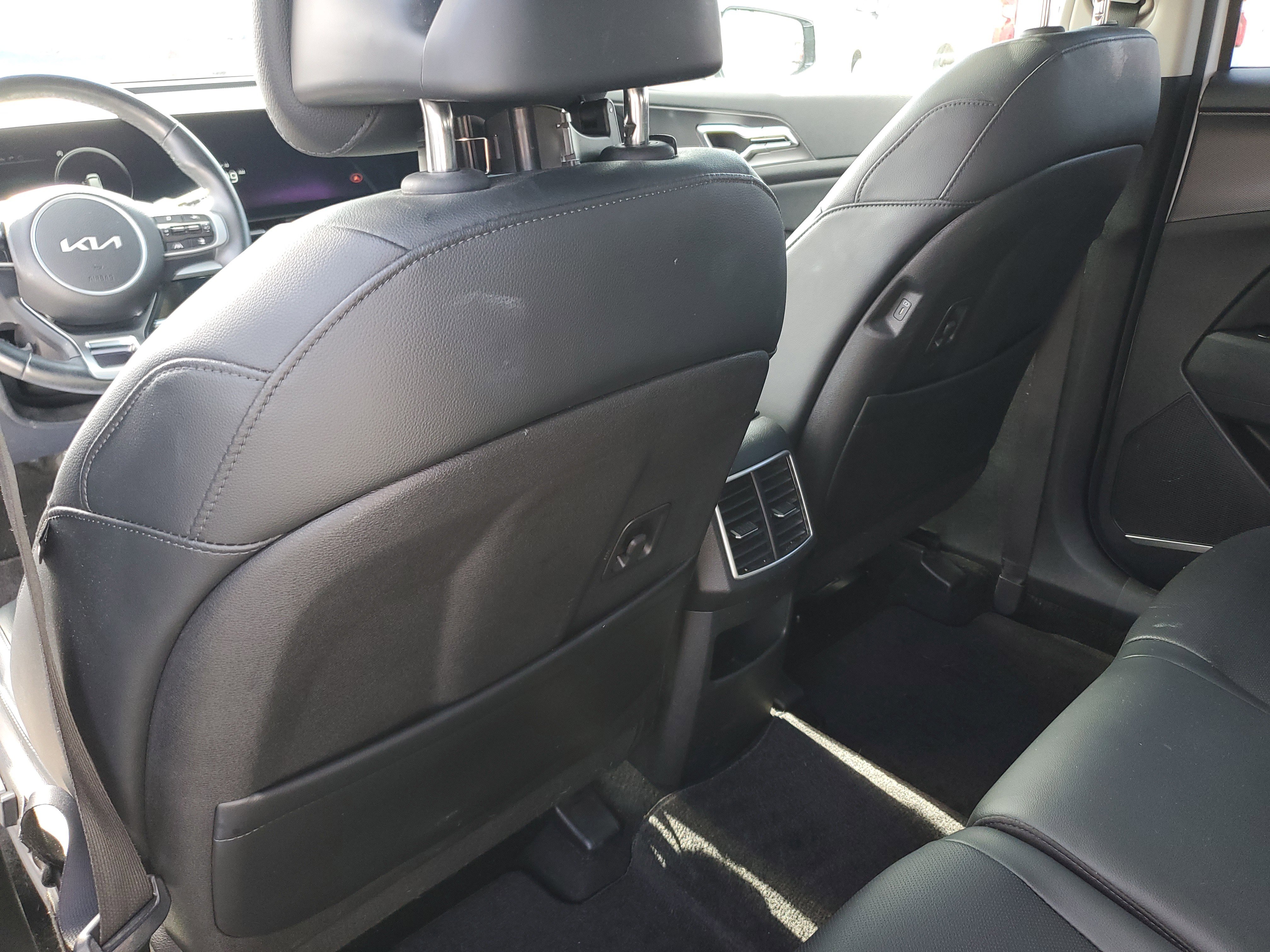 Used 2023 Kia Sportage SX image 32