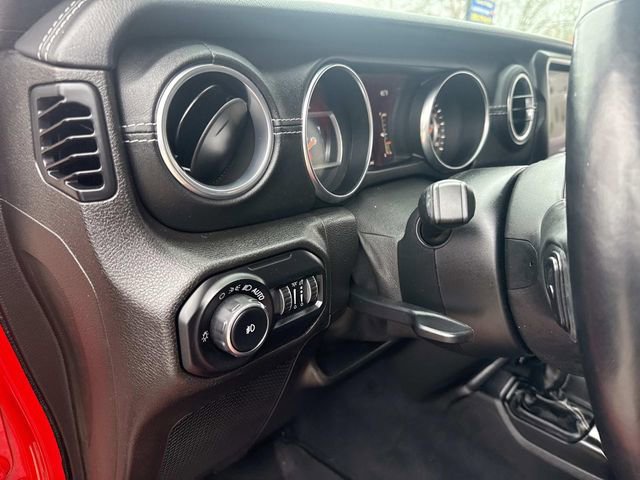 Used 2019 Jeep Wrangler Unlimited Sahara AWD/4WD image 21
