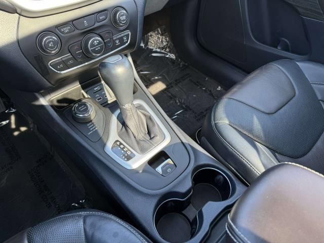 Used 2014 Jeep Cherokee Limited w/ Technology Group AWD/4WD image 34