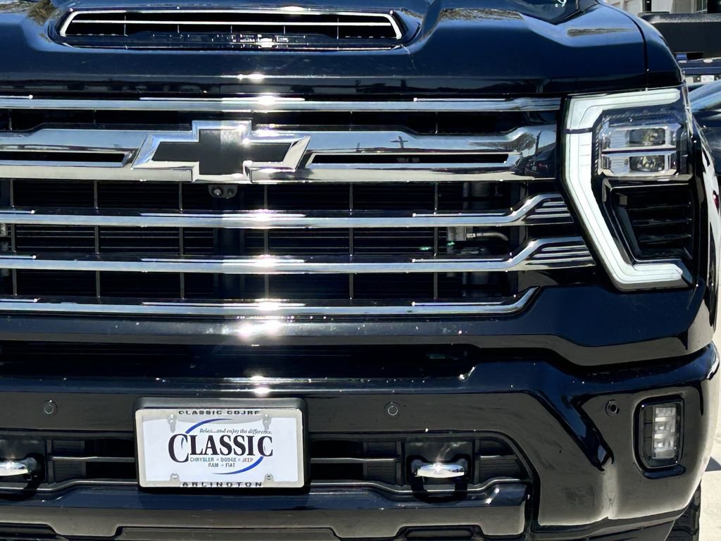 Used 2024 Chevrolet Silverado 2500 High Country w/ High Country Premium Package image 9