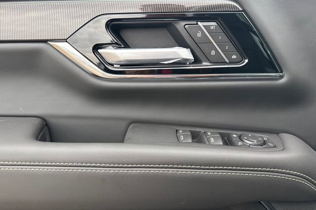 New 2026 GMC Yukon XL Elevation w/ Elevation Premium Package AWD/4WD image 11