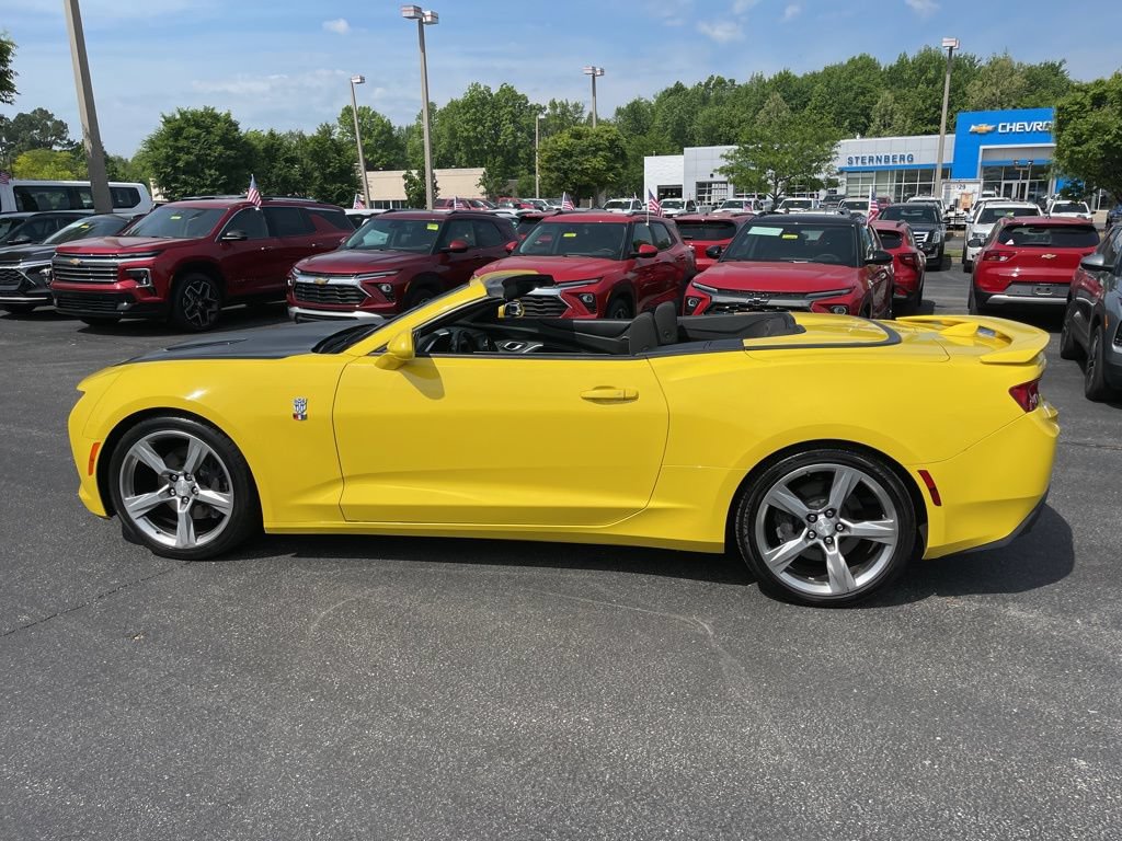 Used 2018 Chevrolet Camaro SS RWD image 5