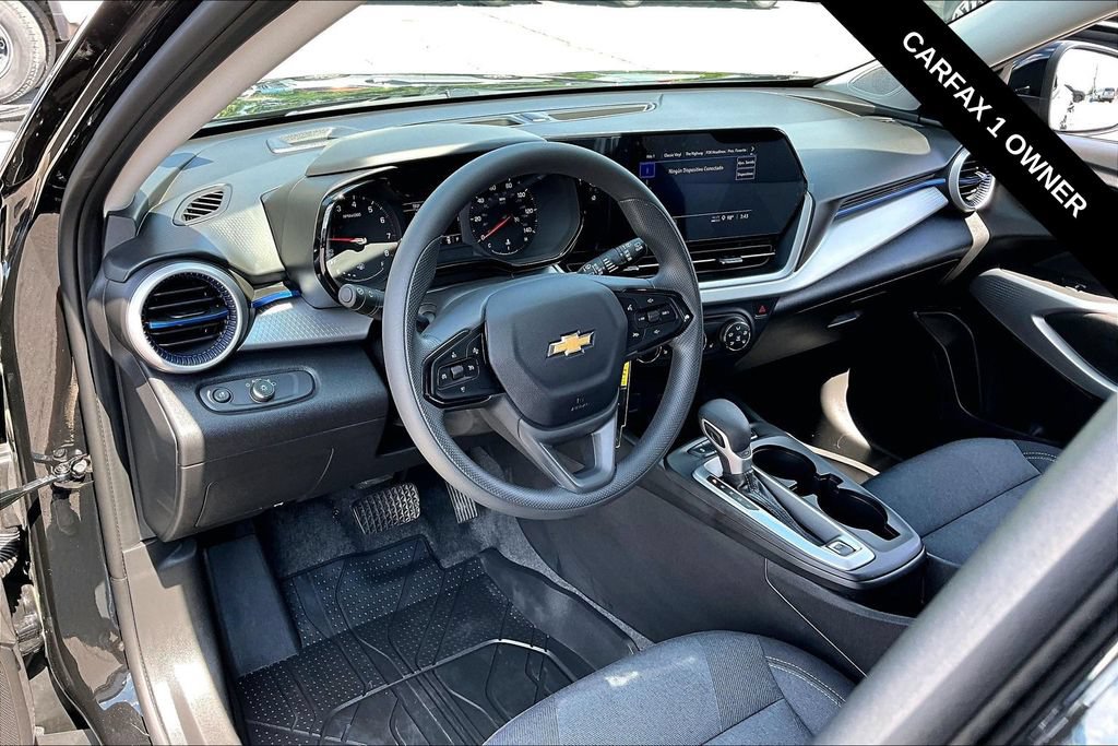 Used 2026 Chevrolet Trax LS w/ LS Convenience Package FWD image 6