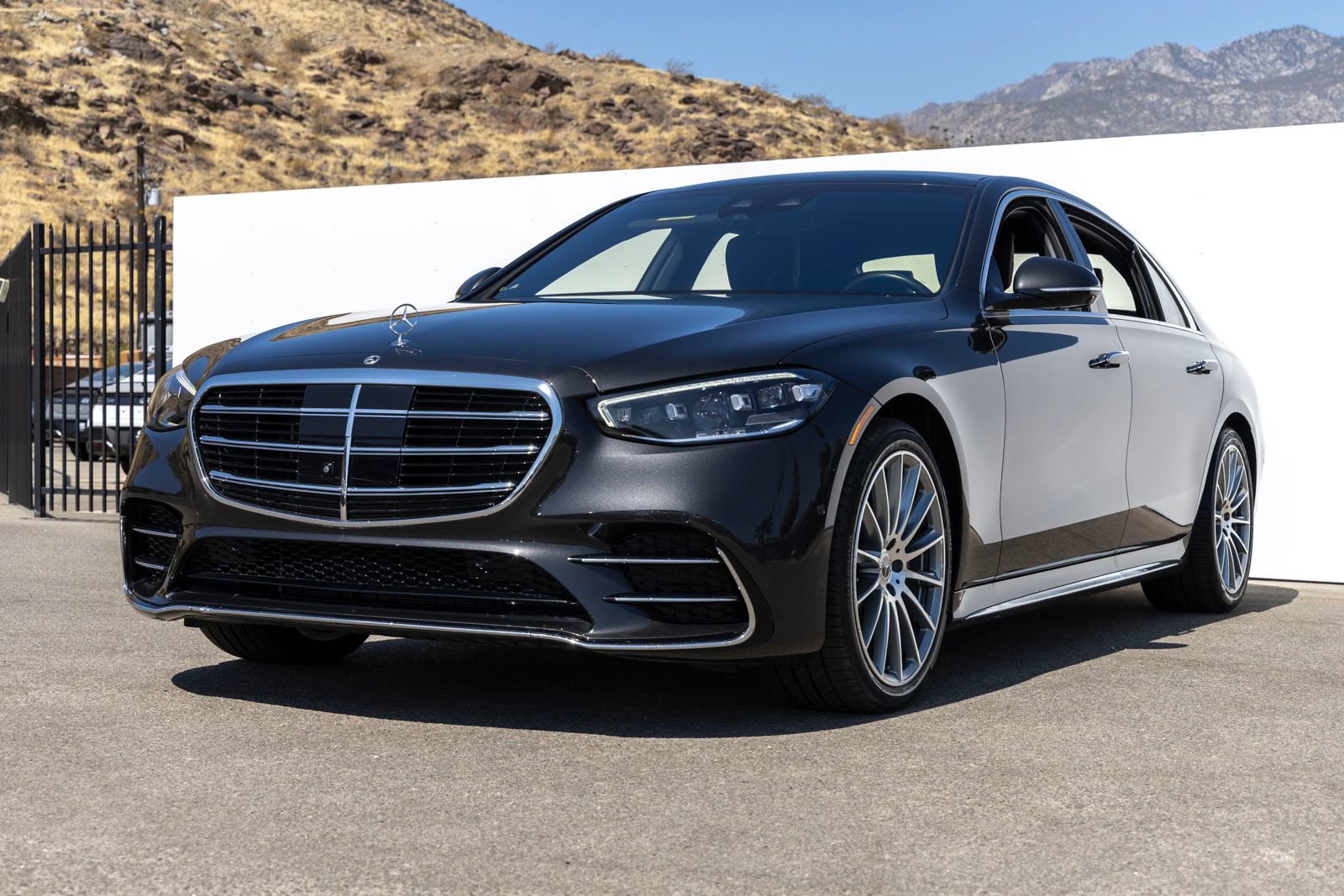 Certified 2023 Mercedes-Benz S 500 4MATIC image 2