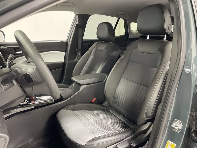 Certified 2025 Chevrolet Trax LT FWD image 11