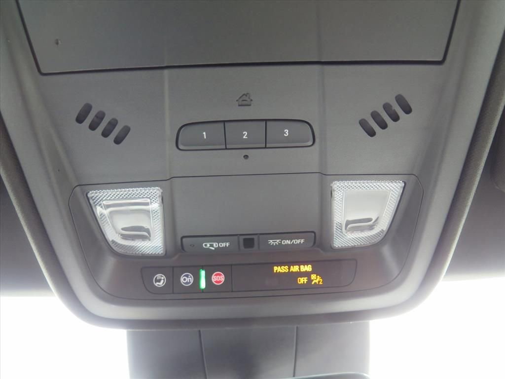 Used 2025 Cadillac XT4 Premium Luxury image 20