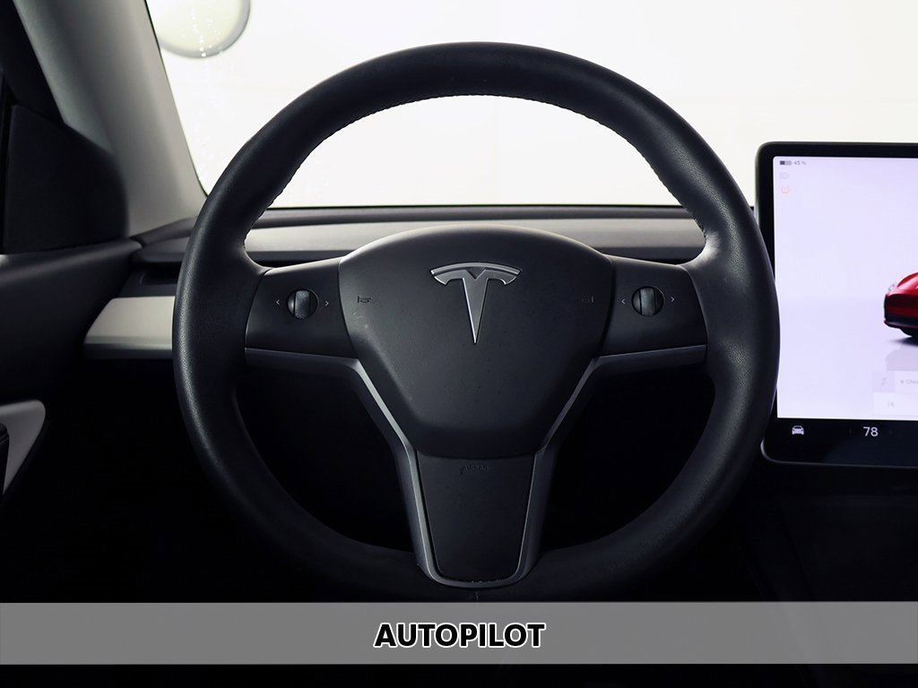 Used 2022 Tesla Model Y Long Range image 3