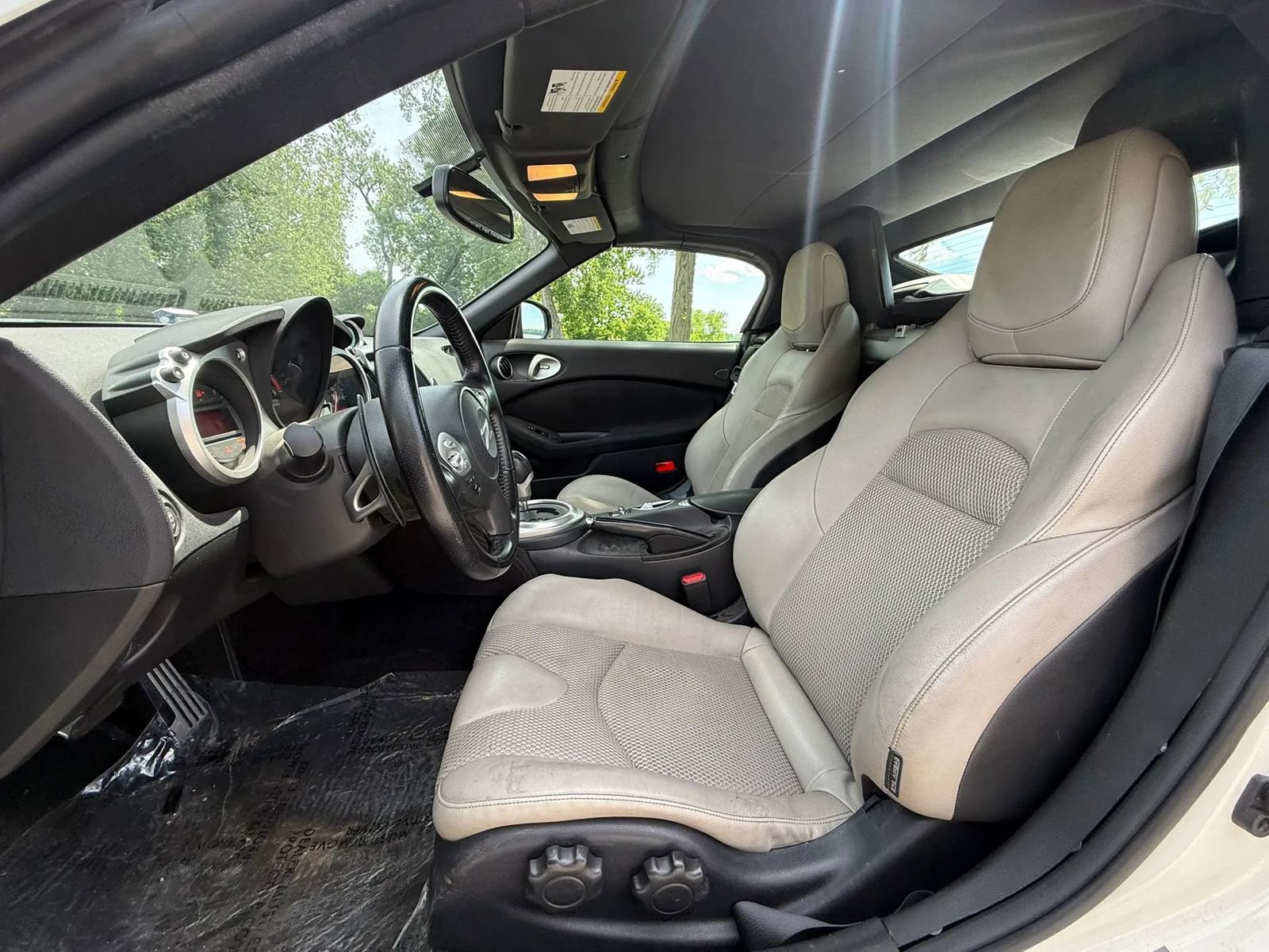 Used 2017 Nissan 370Z Touring RWD image 10