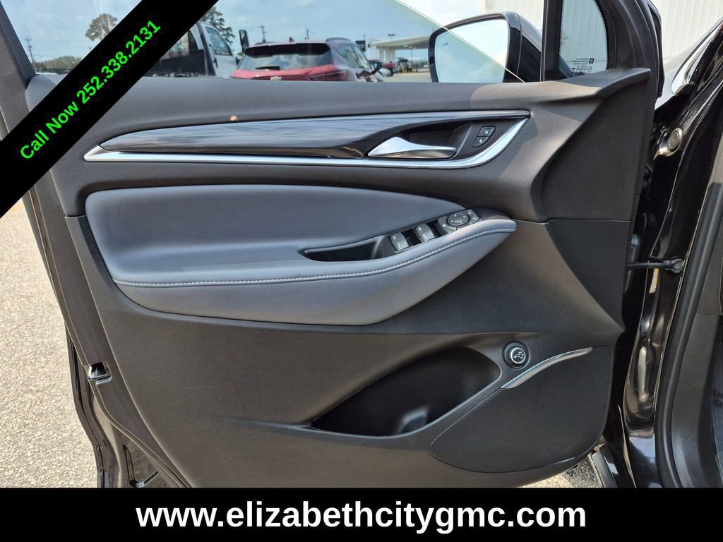 Used 2023 Buick Enclave Essence w/ Sport Touring Edition FWD image 11