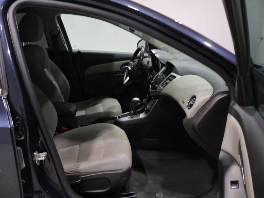Used 2014 Chevrolet Cruze LT image 22
