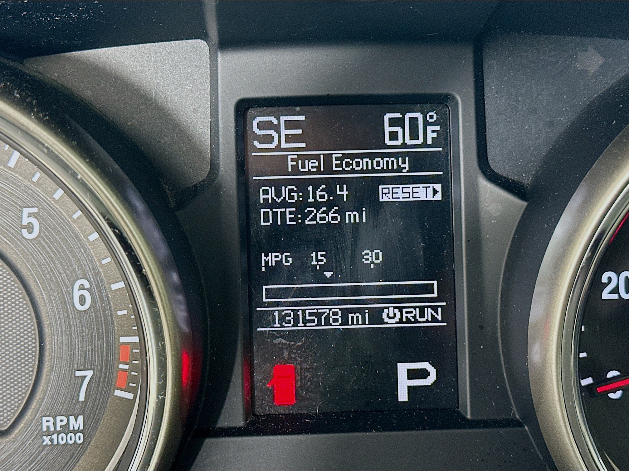 Used 2011 Jeep Grand Cherokee Laredo AWD/4WD image 15