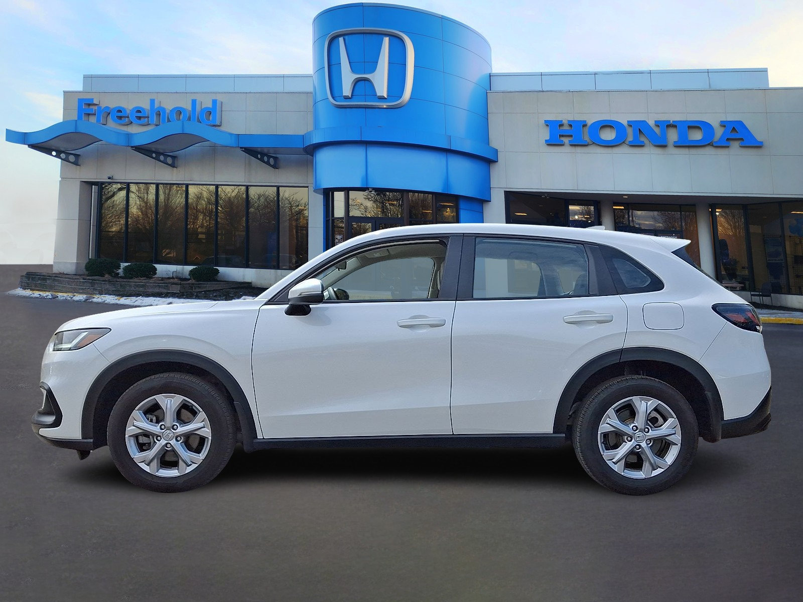 Used 2025 Honda HR-V LX image 4